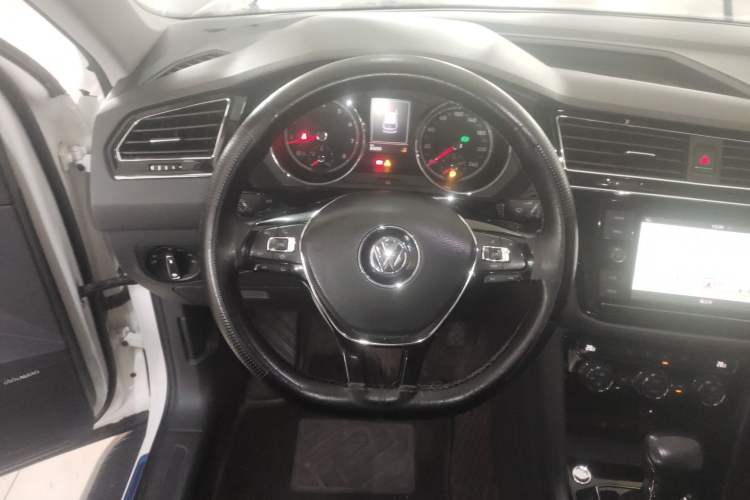 Used Volkswagen Tiguan L 2018 280TSI Automatic Two-Wheel Drive Comfort Edition
