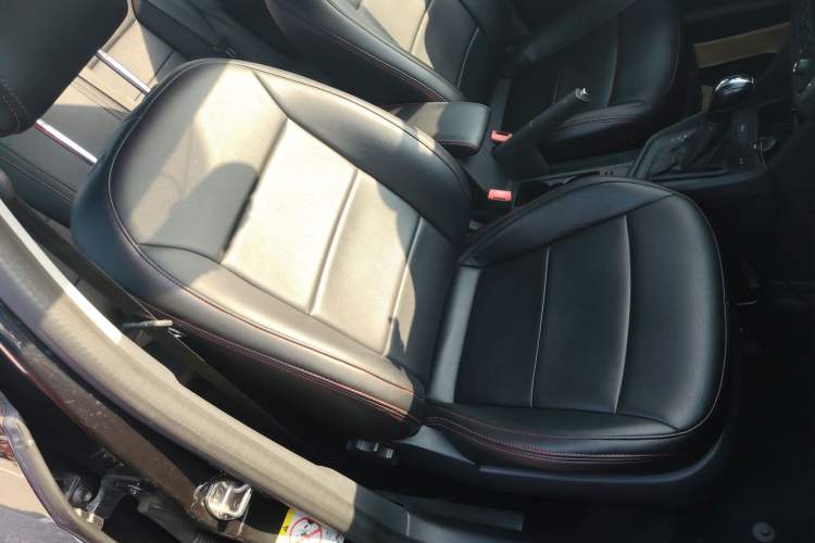 Used Volkswagen Lavida 2015 1.6L Automatic Fashion Edition
