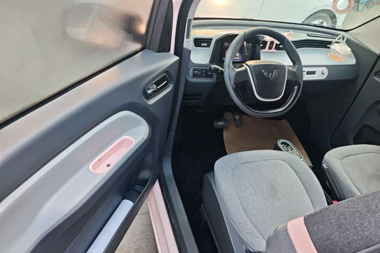 Used Wuling Hongguang MINIEV 2022 Macaron Fashion Model Lithium Iron Phosphate
