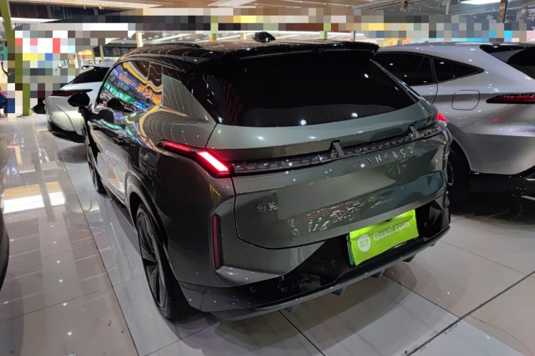 Used Lynk & Co 08 EM-P 2023 220 km Limited-Time Edition