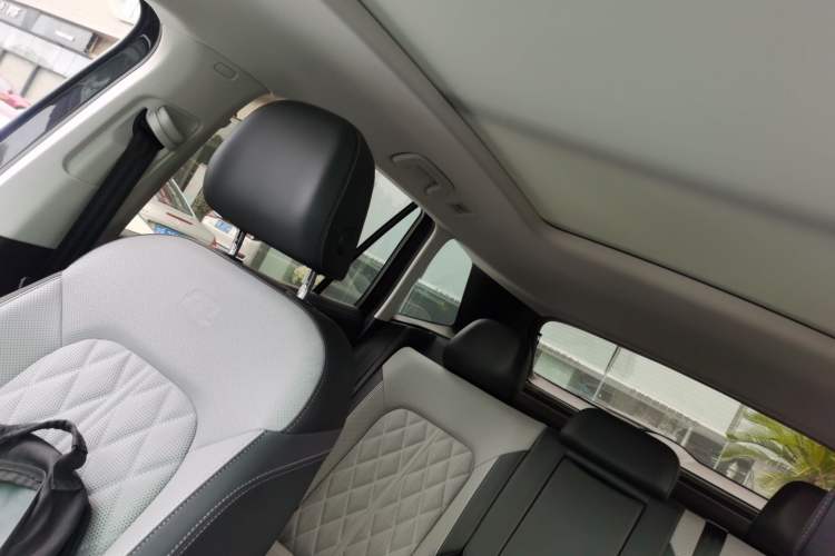 Used Volkswagen Talagon 2024 Facelifted 380TSI All-Wheel Drive R-Line Cruise Premium Edition
