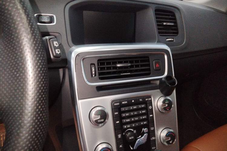 Used Volvo V60 2017 T5 Zhiyi Edition China V Standard
