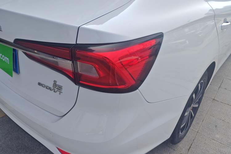 Used Roewe i5 2020 1.5L Automatic 4G Connect Luxury Flagship Edition
