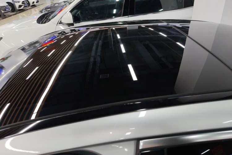 Used Mercedes-Benz C-Class 2015 Facelift C 200 L
