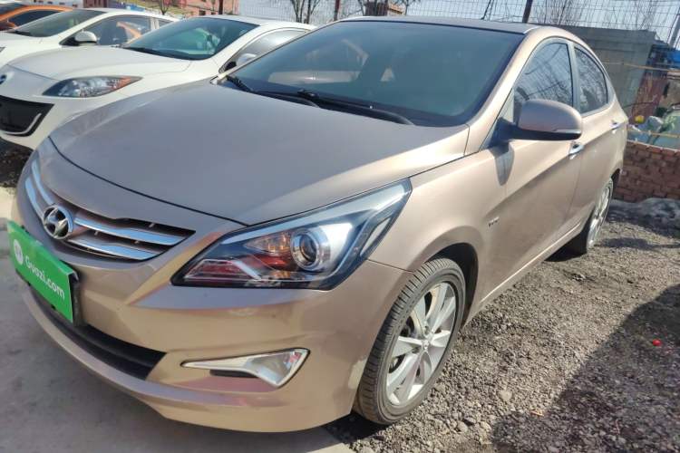 Used Hyundai Verna (older generation) 2014 1.4L Manual Top-Tier Model TOP