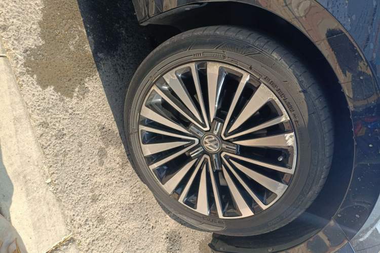 Used Volkswagen Passat 2019 330TSI Luxury Edition China VI Standard
