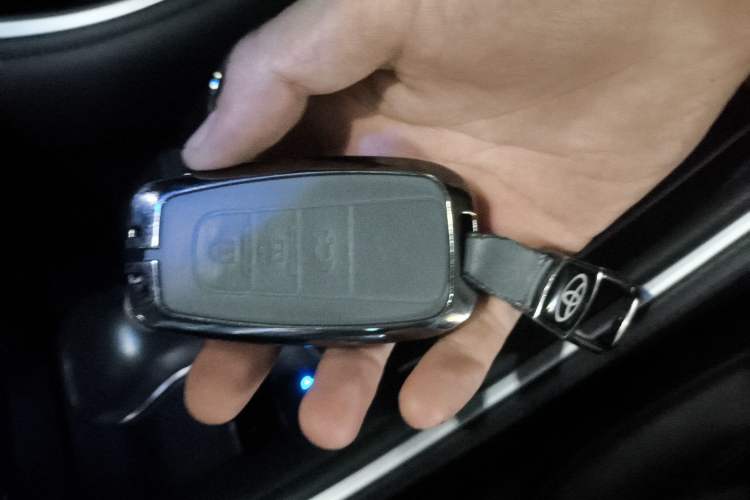 Used Toyota Avalon 2023 Dual-Engine 2.5L Luxury Edition
