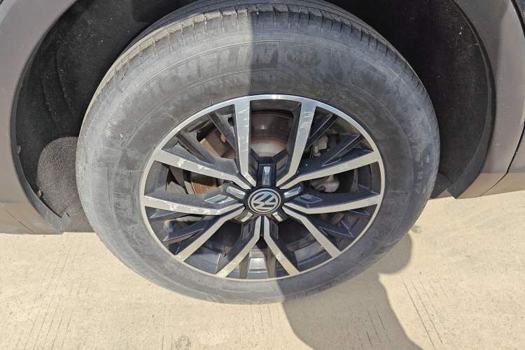 Used Volkswagen Tiguan L 2018 330TSI Automatic Two-Wheel Drive Luxury Edition
