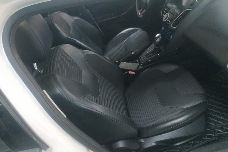 Used Ford Focus 2018 Sedan Classic 1.6L Automatic Trendy SmartDrive Edition
