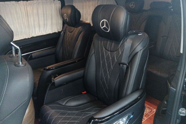 Used Mercedes-Benz V-Class 2018 V 260 Avantgarde Edition China VI