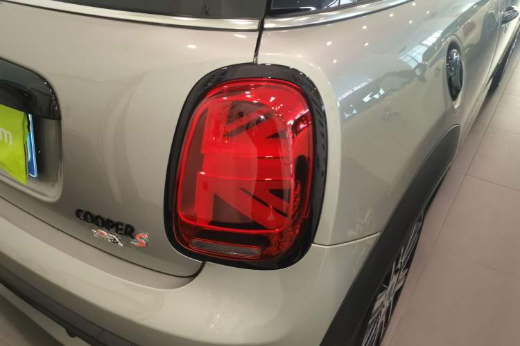 Used  MINI 2023 Updated 2.0T COOPER S Artist
