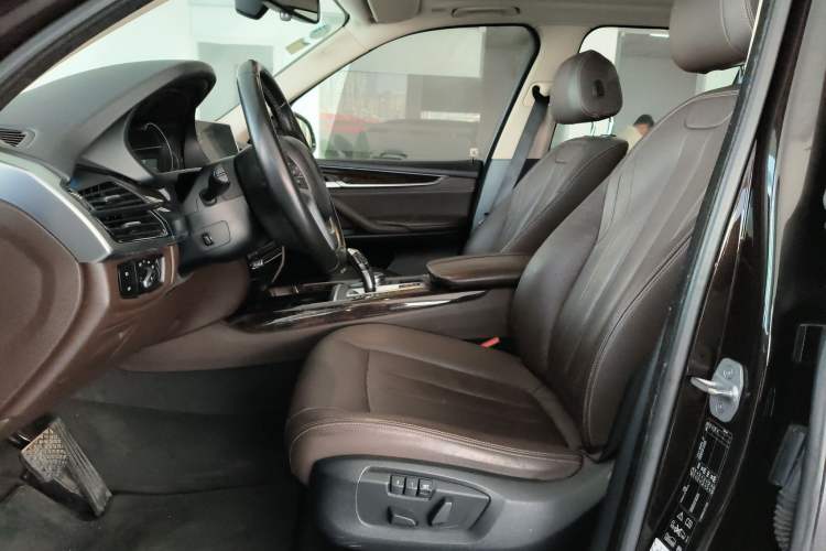 Used BMW X5 2017 xDrive28i
