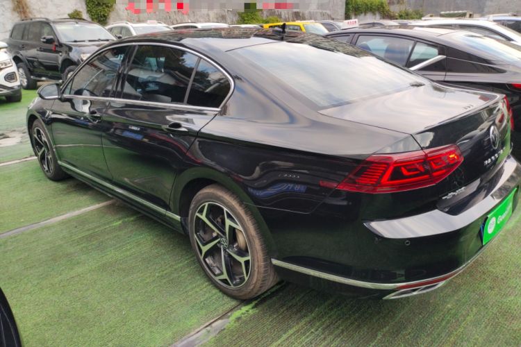 Used Volkswagen Magotan 2023 2 Million Units Limited Edition 330TSI DSG Leading Version
