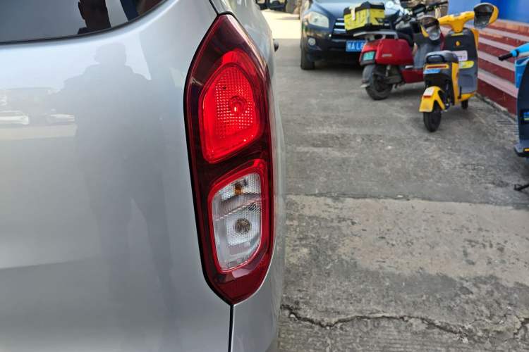 Used Wuling Hongguang New Energy 2024 All-Electric Model 300KM Practical Version
