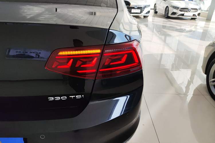 Used Volkswagen Magotan 2023 2 Million Units Commemorative Edition 330TSI DSG Luxury Version
