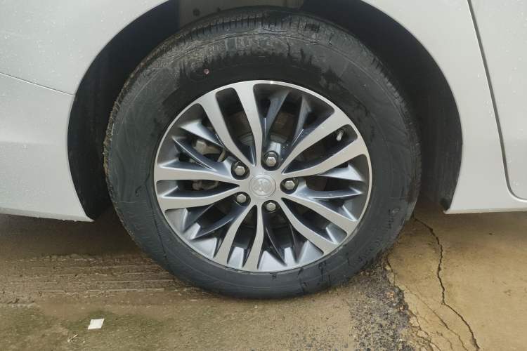 Used Buick GL8 2021 ES Landtrek 653T Comfort Edition
