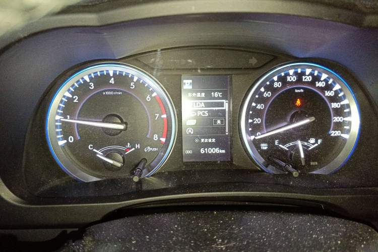 Used Toyota Highlander 2018 2.0T Four-Wheel Drive Luxury Version 7 Seats China VI Standard