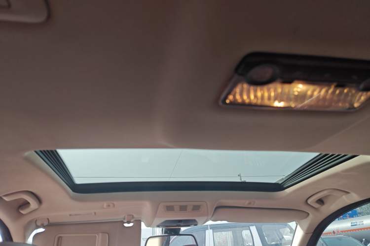 Used BMW 5 Series 2014 520Li Elegant Model
