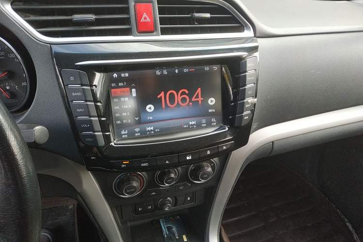 Used Great Wall Wingle 6 2014 2.0T Four-Wheel Drive Navigation Version 4D20B
