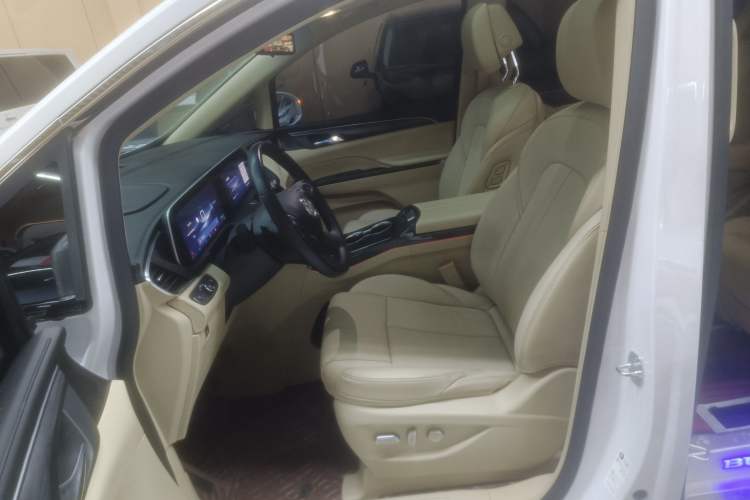 Used Buick GL8 2023 ES Lu Zun Deluxe Model
