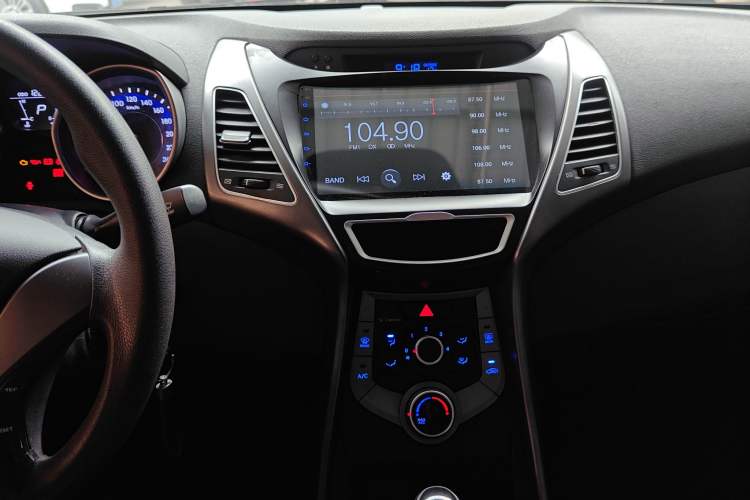 Used Hyundai Elantra 2016 1.6L Automatic Smart Version
