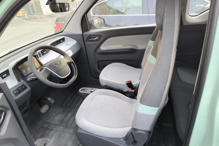 Used Wuling Hongguang MINIEV 2021 Macaron Premium Model – Lithium-NMC
