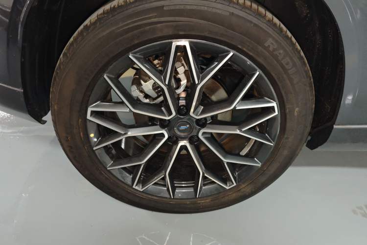 Used Oshan Z6 New Energy 2023 ZhiDian iDD 150KM Flagship PLUS Smart Parking Edition
