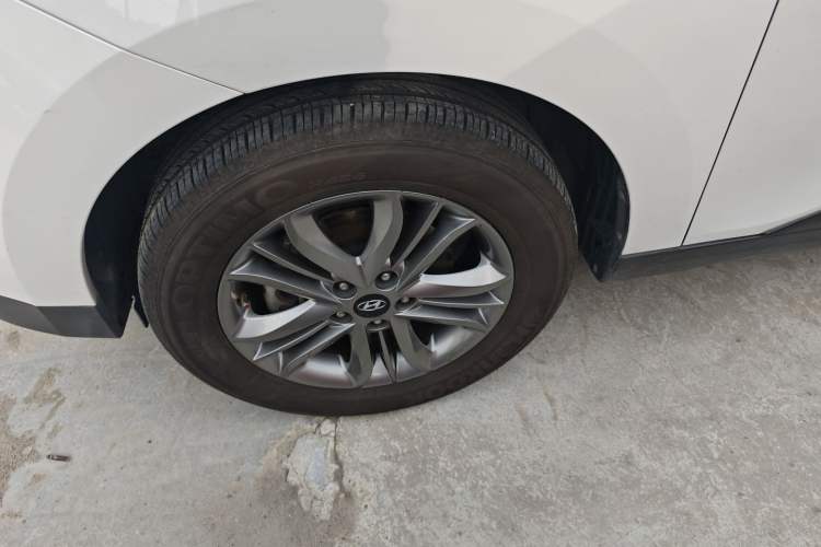 Used Hyundai ix35 2013 2.0L Automatic Two-Wheel Drive Smart GLS China V Standard
