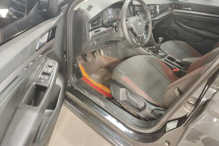 Used Volkswagen Bora 2019 Revised Version 1.5L Manual Comfort Edition China VI Standard