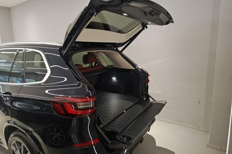 Used BMW X5 2022 Restyled xDrive 30Li Luxury Version M Sport Package
