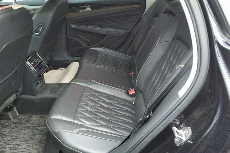 Used Volkswagen Passat 2020 Revised Version 330TSI Luxury Edition China VI Standard
