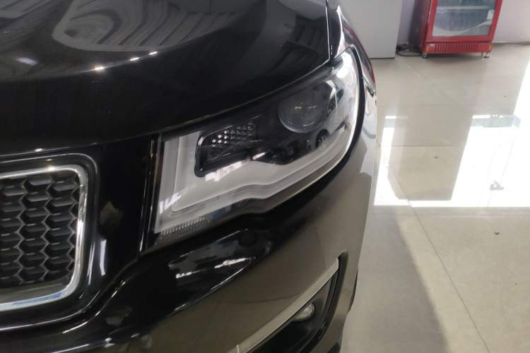 Used  Compass 2017 200T Automatic Family Edition
