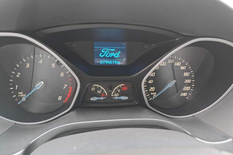 Used Ford Focus 2012 Sedan 1.6L Manual Comfort Model
