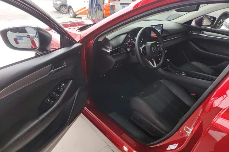 Used Mazda Atenza 2021 2.0L Blue Sky Luxury Edition
