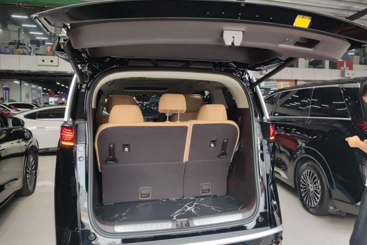 Used Denza D9 2024 DM-i 980 Four-Wheel Drive Prestige Model
