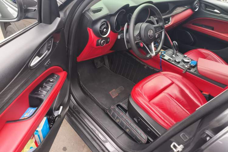 Used Alfa Romeo Stelvio 2017 2.0T 280HP Luxury Edition