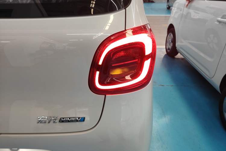 Used Wuling Hongguang MINIEV 2025 Four-Door Version Advanced Edition
