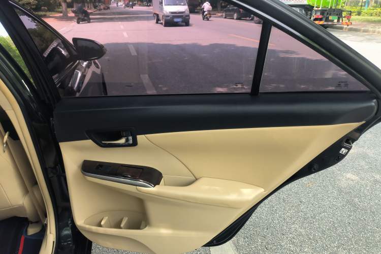 Used Toyota Camry 2016 2.0G 10th Anniversary Leading Edition