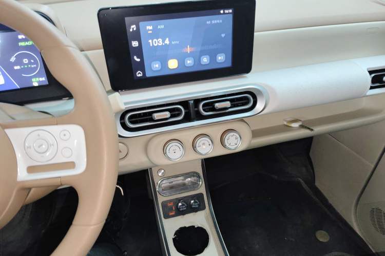 Used Wuling Hongguang MINIEV 2024 3rd Generation 215km Advanced Version
