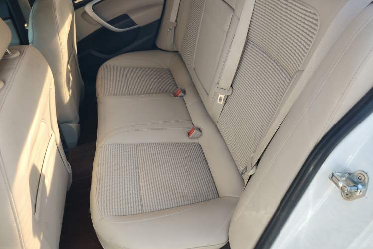 Used Buick Regal 2014 2.0L Leading Fashion Edition