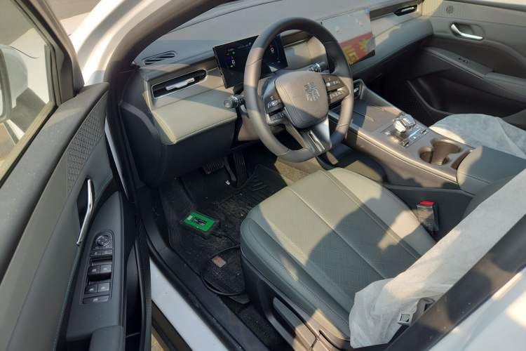 Used BYD Qin PLUS 2025 DM-i Smart Drive 55KM Leading Model
