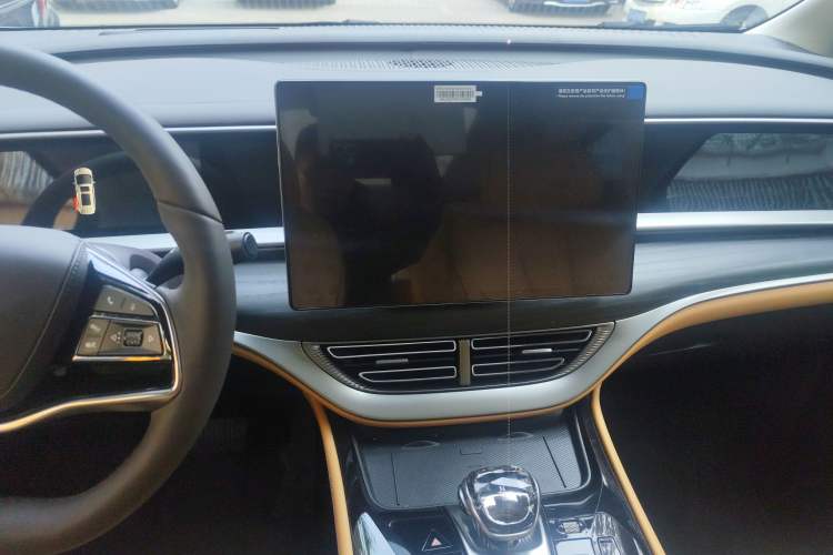 Used Denza D9 2024 DM-i 980 Four-Wheel Drive Prestige Model
