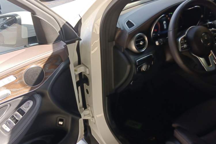 Used Mercedes-Benz GLC 2020 Facelift GLC 260 L 4MATIC Luxury Edition
