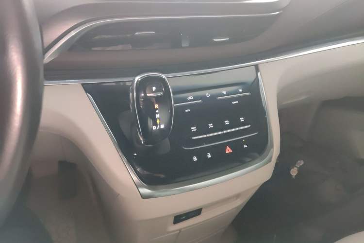 Used Buick GL8 2022 Land Business Class 652T Luxury Model
