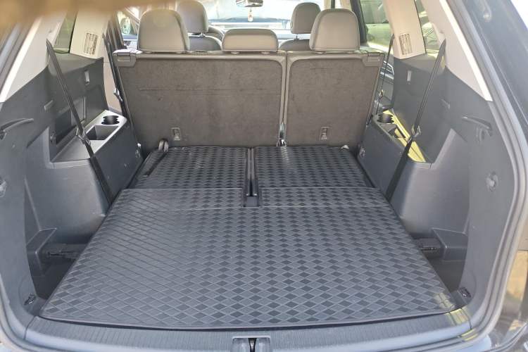 Used Volkswagen Teramont 2020 Revised Version 530 V6 Four-Wheel Drive Luxury Edition
