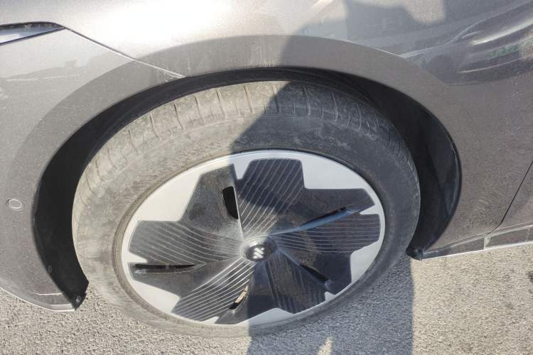 Used  L7 2022 Dynamic Model
