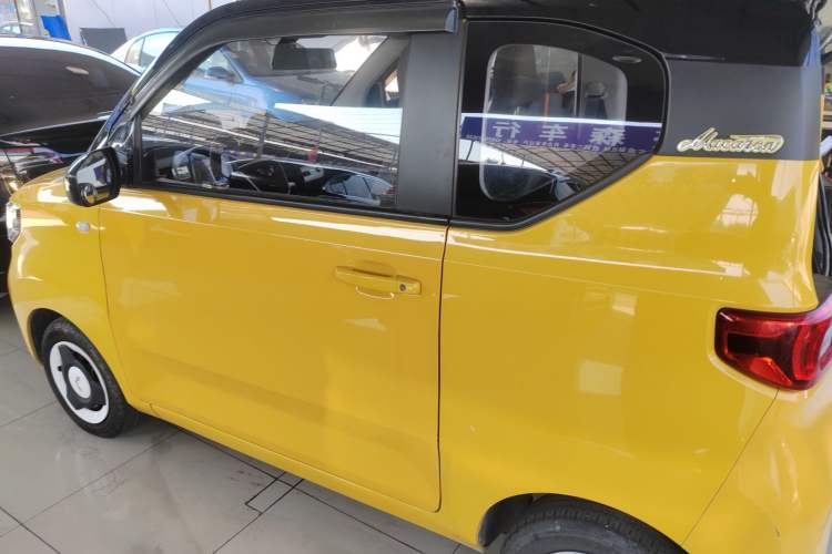 Used Wuling Hongguang MINIEV 2021 Macaron Premium Model – Lithium Iron Phosphate