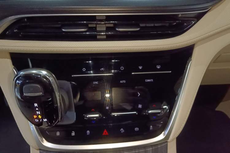 Used Buick GL8 2022 ES Landtrek 653T Flagship Model
