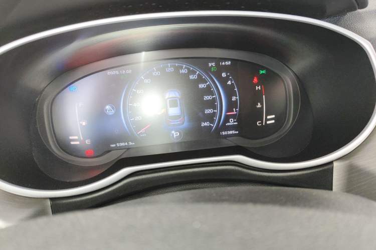 Used Geely Auto Emgrand X7 Sport 2018 1.8TD Automatic Two-Wheel Drive ZhiZun Model with 4G Connectivity
