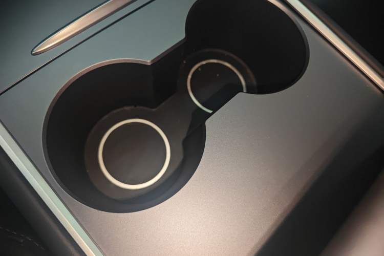 Used Tesla Model Y 2023 Rear-Wheel-Drive Version
